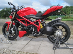 848 SF