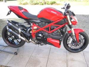 848 SF