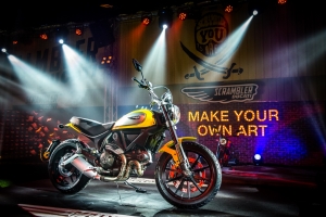 1-55 DUCATI SCRAMBLER