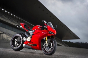 47-1299PanigaleS_Portimao_12