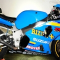Srad gets new decals, black wheels and carbon Akra can