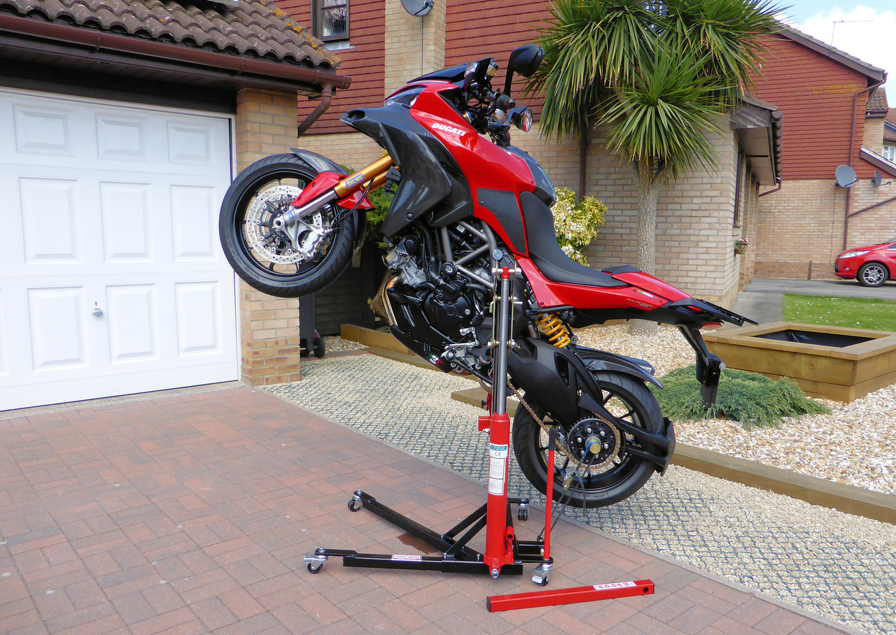 Мотоподкат Ducati